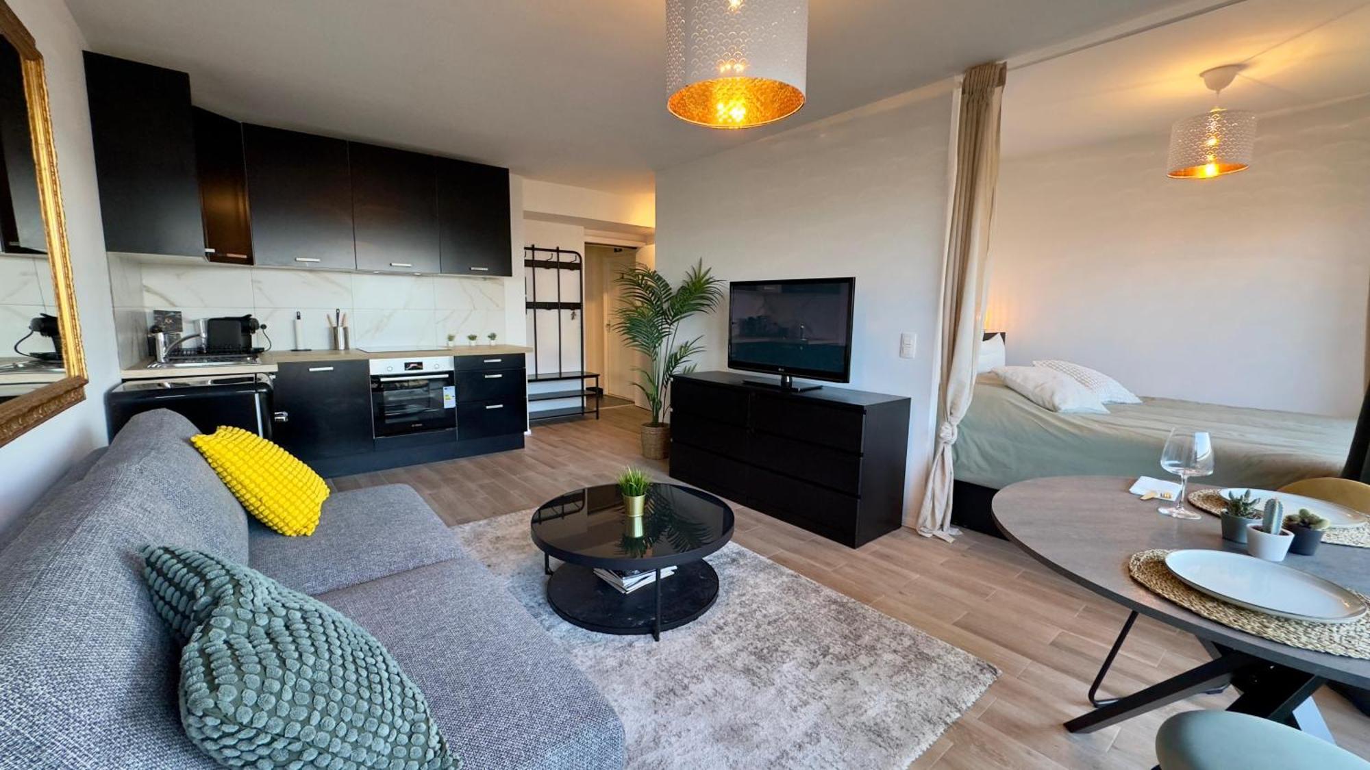 Studio Avec Vue Panoramique Et Parking Gratuit Brüksel Dış mekan fotoğraf