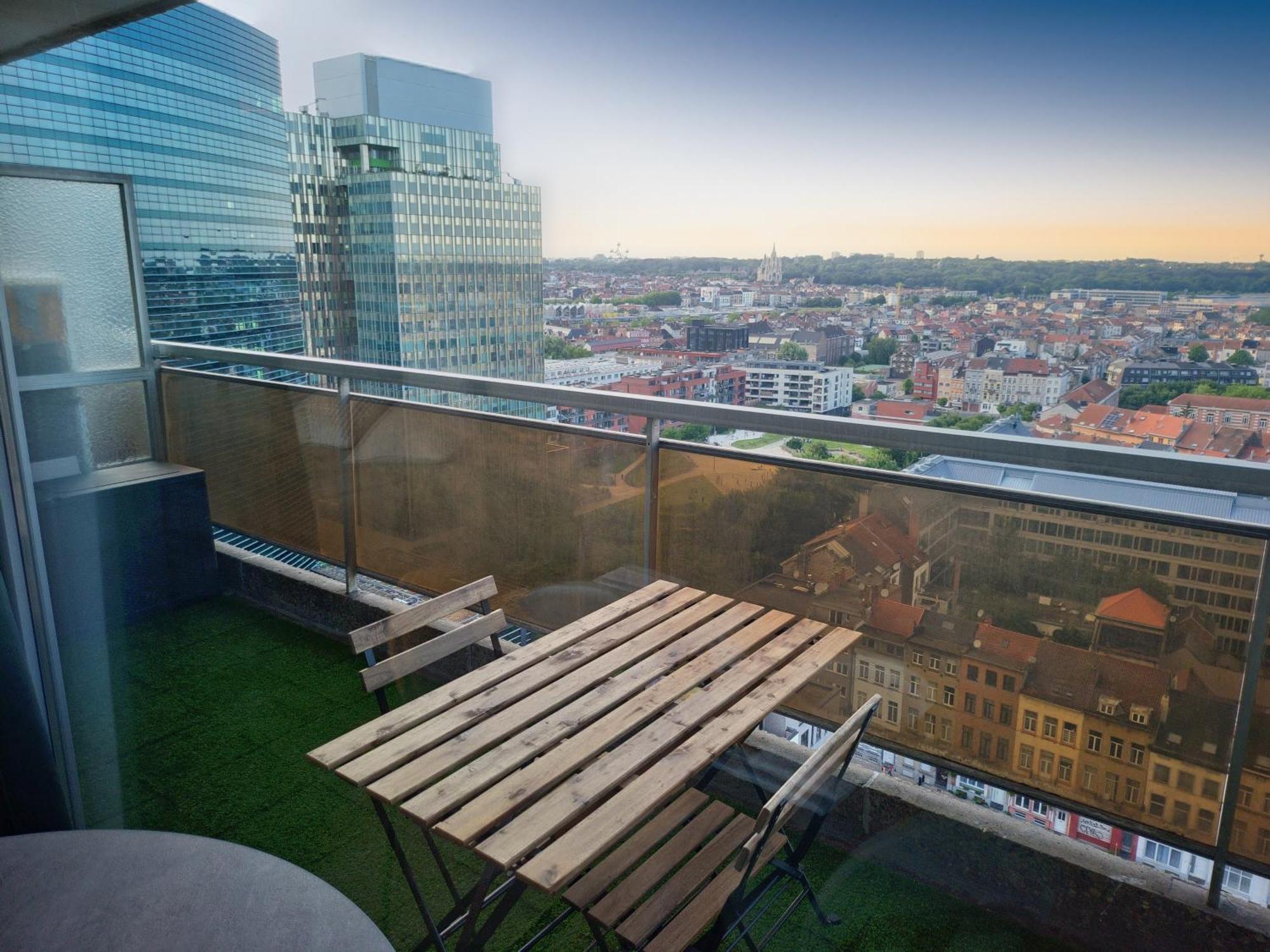 Studio Avec Vue Panoramique Et Parking Gratuit Brüksel Dış mekan fotoğraf
