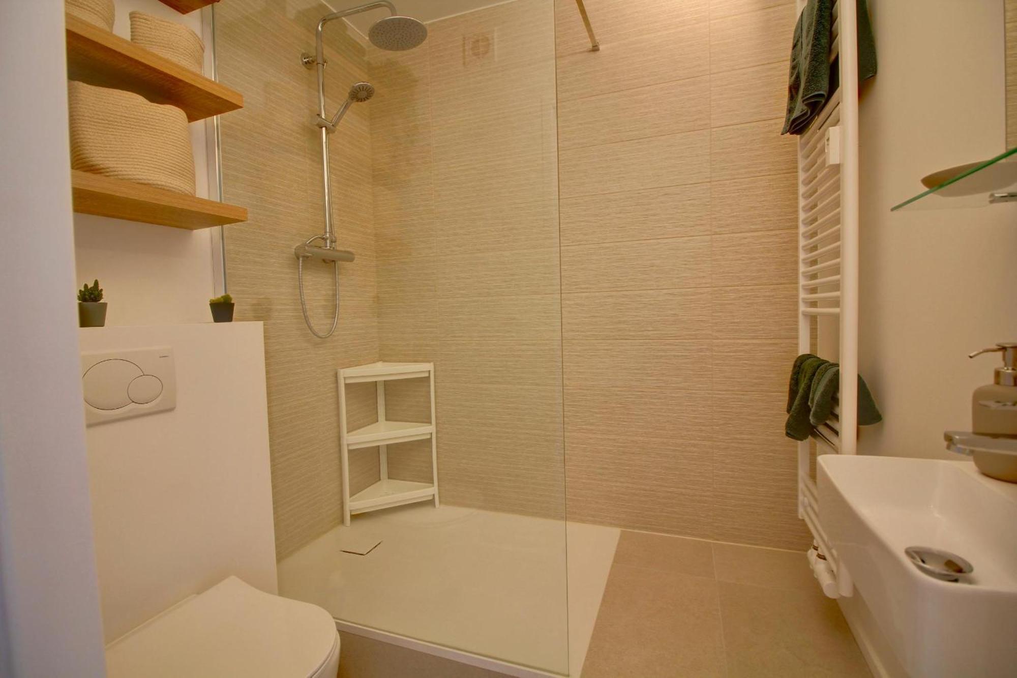 Studio Avec Vue Panoramique Et Parking Gratuit Brüksel Dış mekan fotoğraf